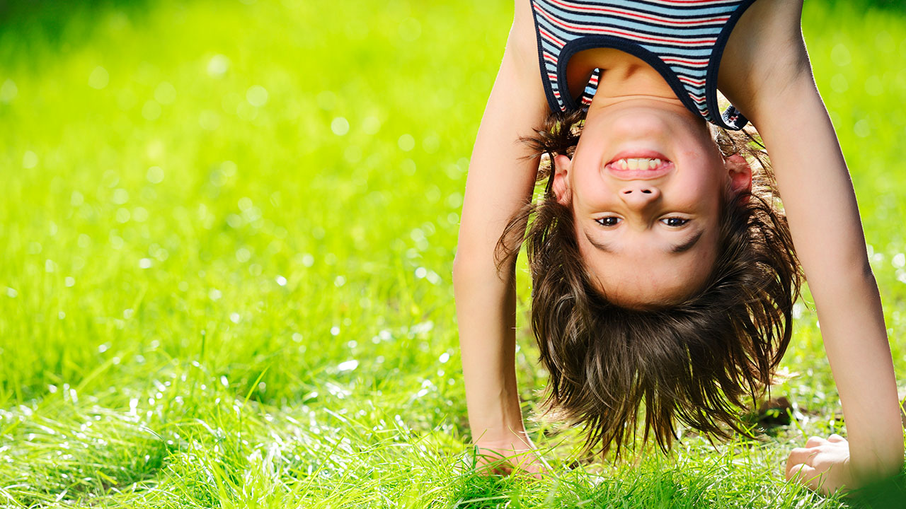 Jugar al aire libre impacta positivamente en nuestros niños y niñas