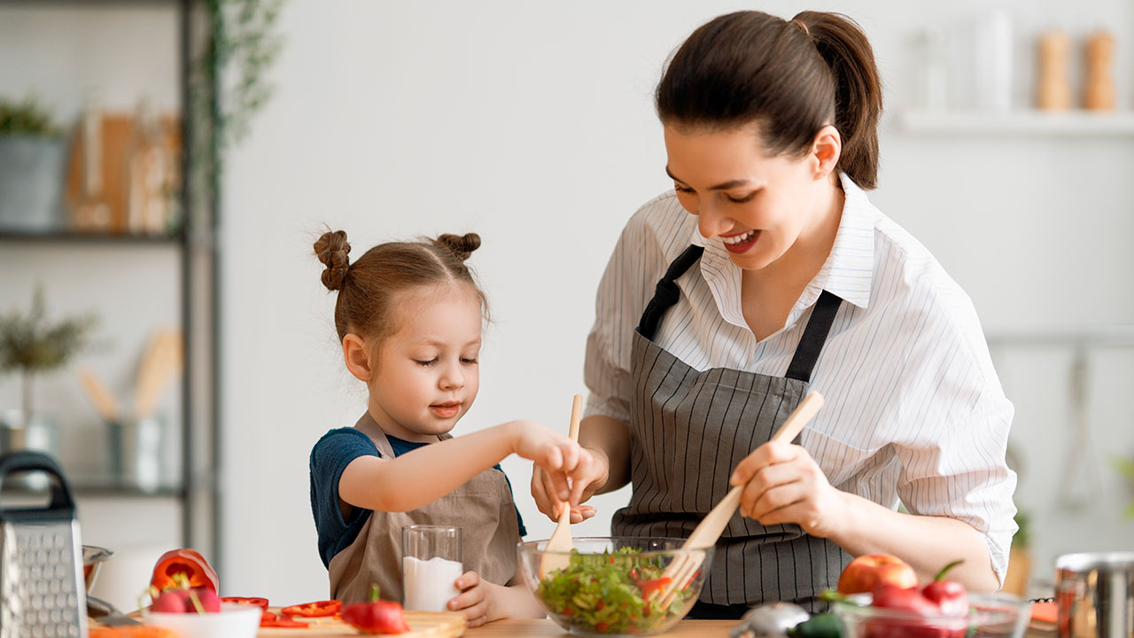 ¿Quieres que tus hijos sigan una buena alimentación? 5 tips para facilitarte la meta