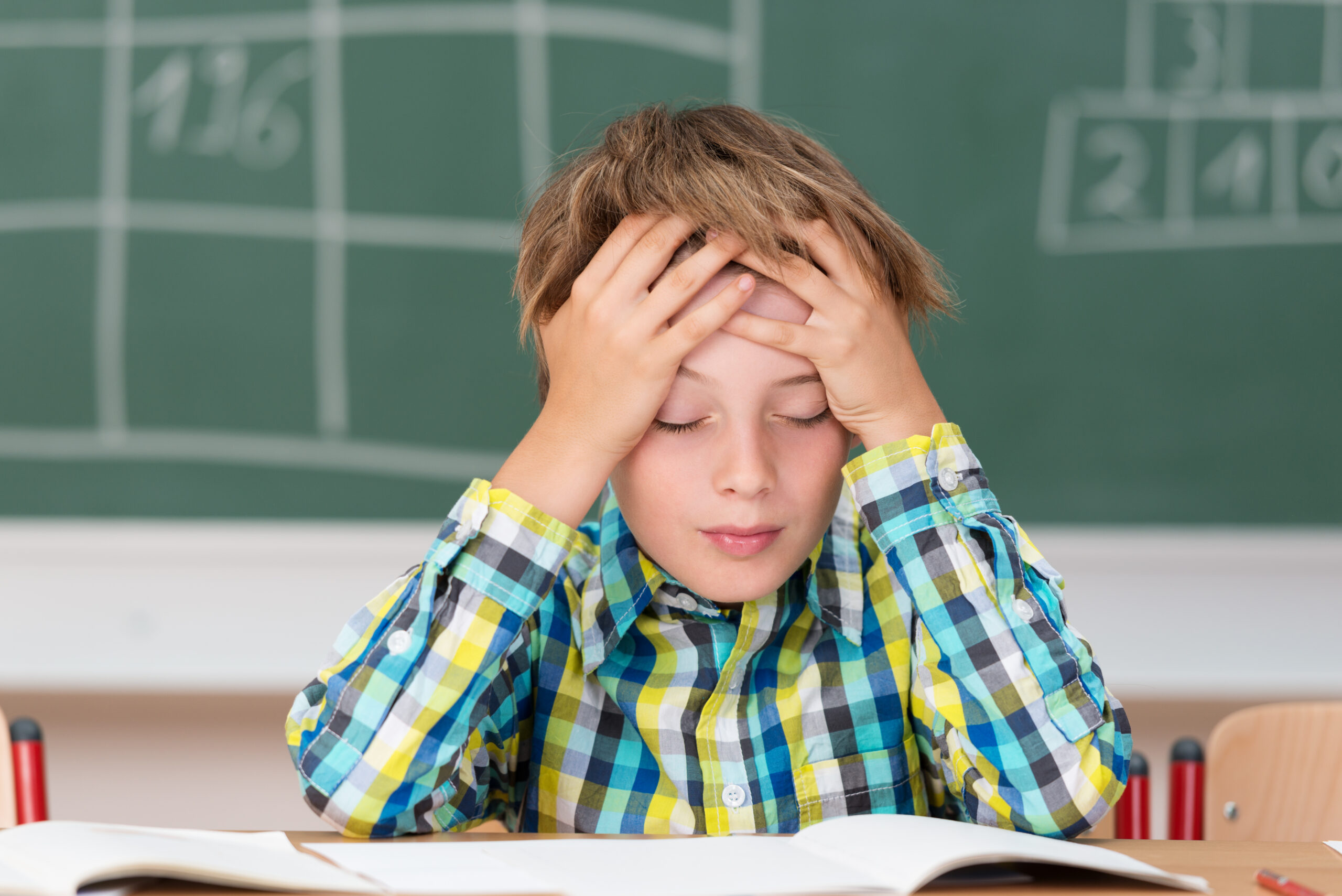 Bajo rendimiento escolar: causas y cómo ayudar a nuestros niños