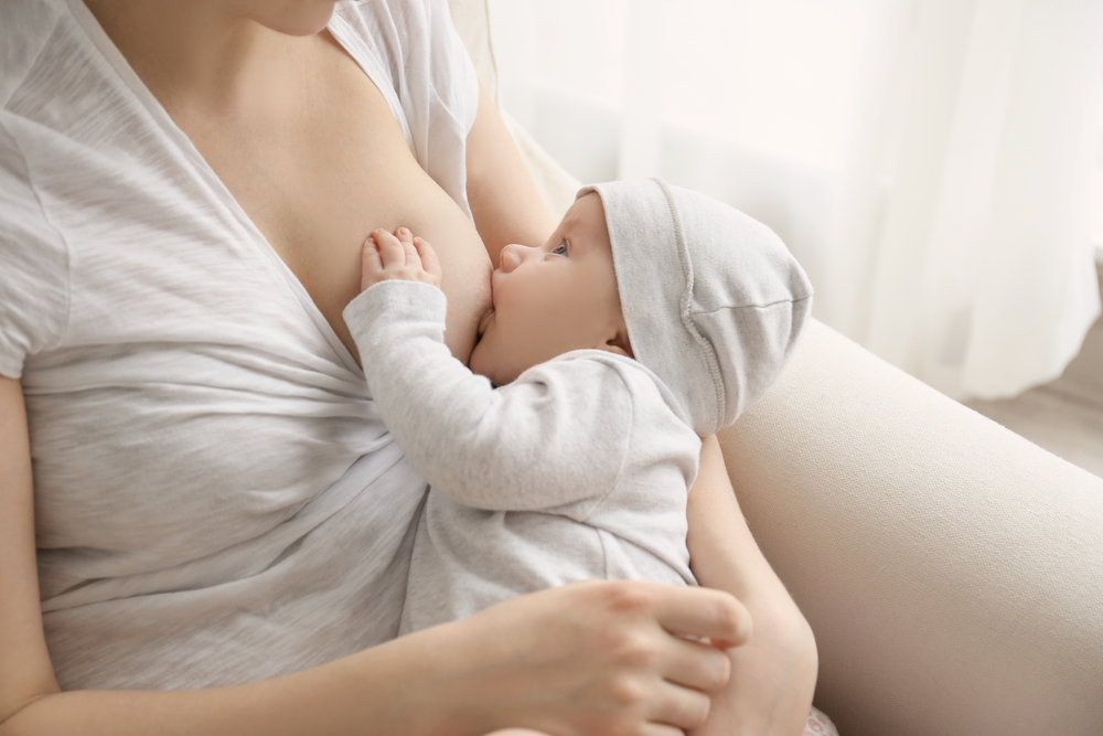La lactancia es lo mejor para mantener sano al recién nacido, no solo durante el invierno. 