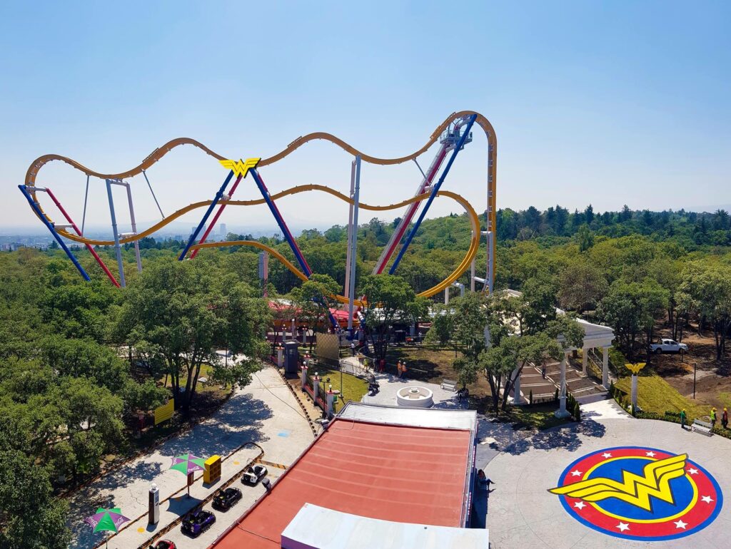 Wonder Woman Coaster en Six Flags en Semana Santa 2022