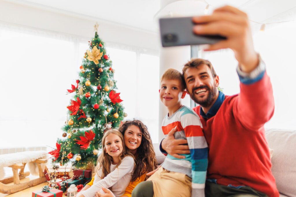 Las fotos familiares en navidad son casi una obligación. ¡No te pierdas estas ideas para que salgan como las de un profesional!
