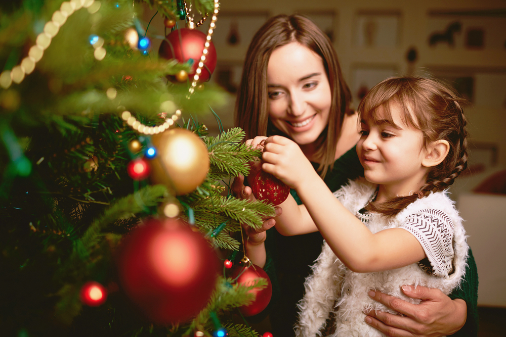 personas que adornan antes de navidad son más felices 